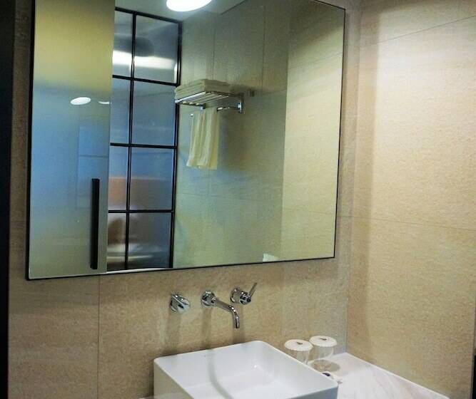 Номер Deluxe, Yeoubi