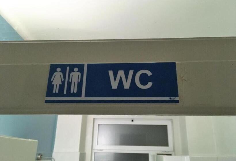 اتاق استاندارد با سرویس بهداشتی مشترک, Lisbon Garden Flower