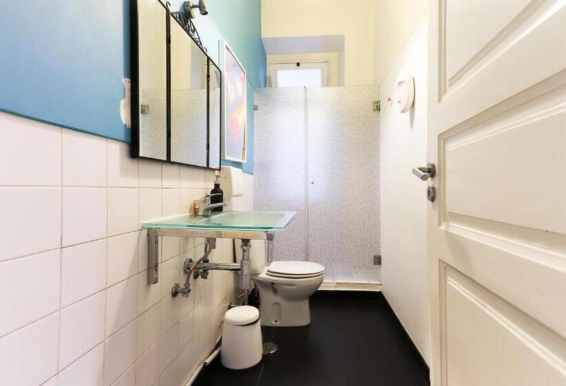 اتاق استاندارد با سرویس بهداشتی مشترک, Lisbon Garden Flower