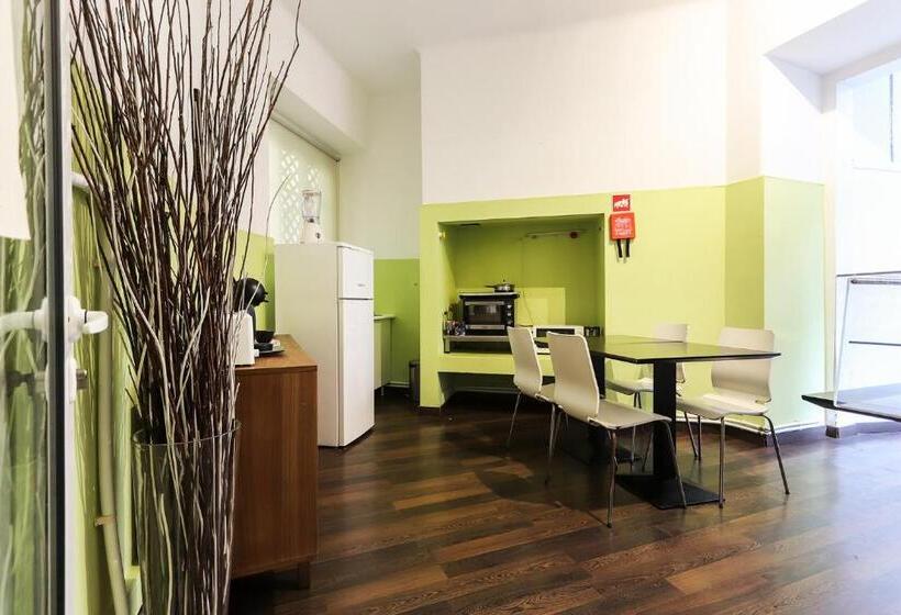 اتاق استاندارد با سرویس بهداشتی مشترک, Lisbon Garden Flower