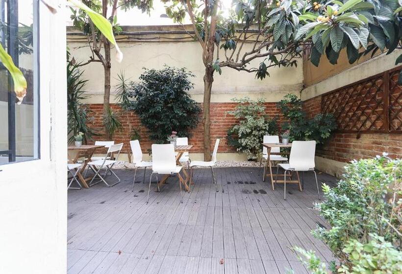 اتاق استاندارد با سرویس بهداشتی مشترک, Lisbon Garden Flower