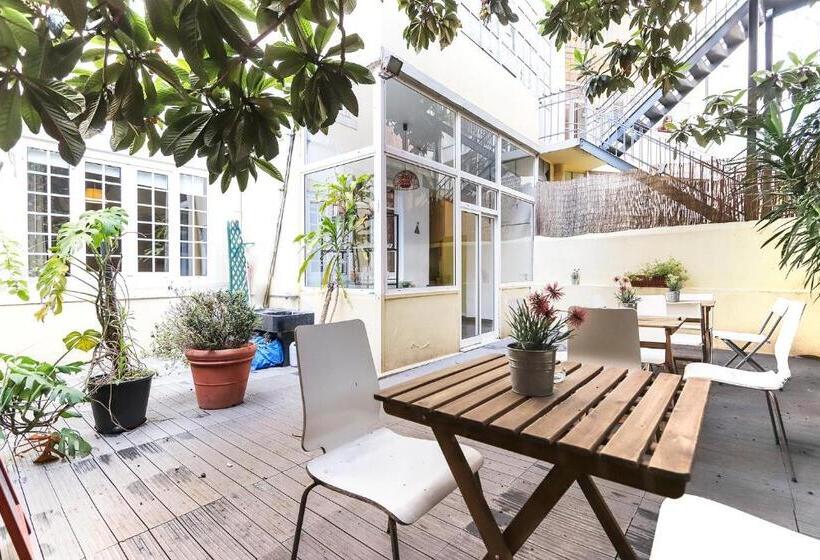 اتاق استاندارد با سرویس بهداشتی مشترک, Lisbon Garden Flower