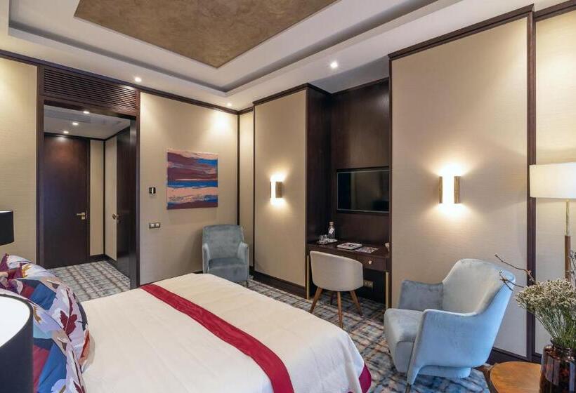 جناح, Soho Boutique