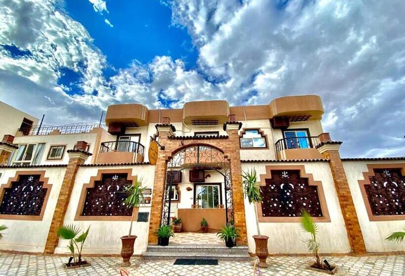 اتاق سوپریور یک تخته, Thecastle