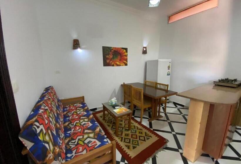 اتاق سوپریور یک تخته, Thecastle