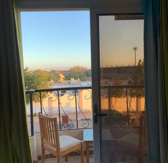 اتاق استاندارد با بالکن, Thecastle