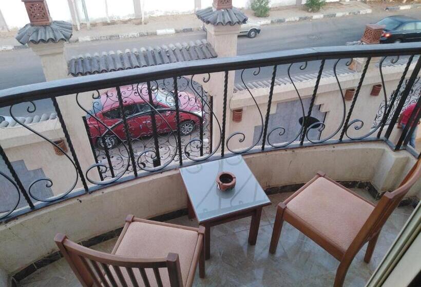 اتاق سوپریور یک تخته, Thecastle