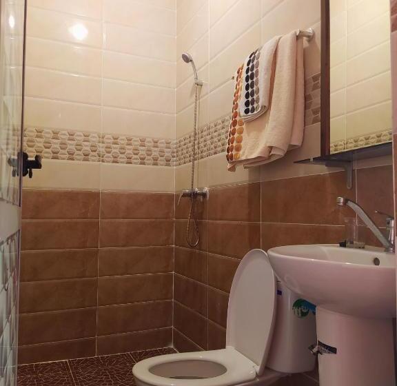 패밀리 룸, Chez Ali