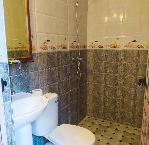 패밀리 룸, Chez Ali