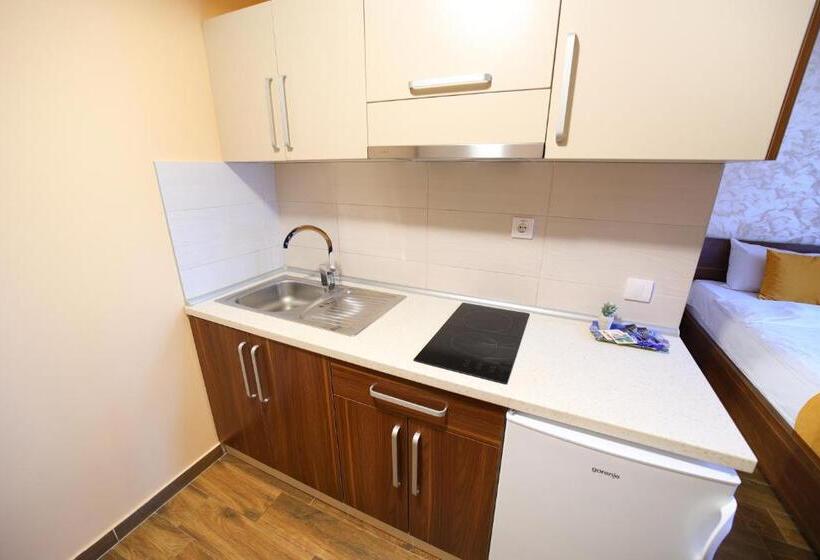 استودیوی استاندارد, Vila Almax