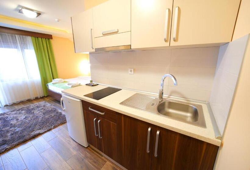 استودیوی استاندارد, Vila Almax