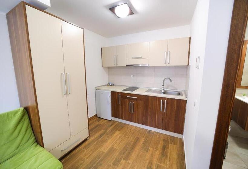 استودیوی استاندارد, Vila Almax