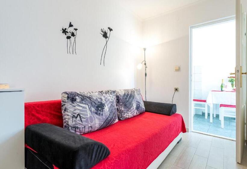 テラス付き１ベッドルームアパートメント, Apartments And Room Lora