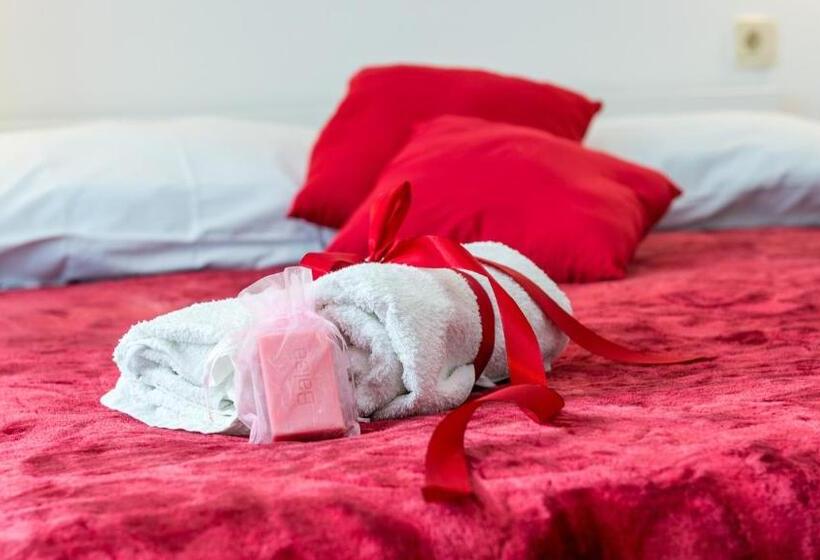 テラス付き１ベッドルームアパートメント, Apartments And Room Lora