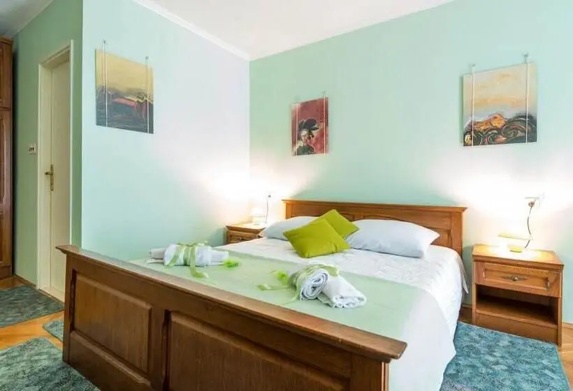 اتاق استاندارد با تراس, Apartments And Room Lora