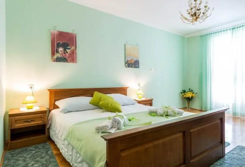 اتاق استاندارد با تراس, Apartments And Room Lora