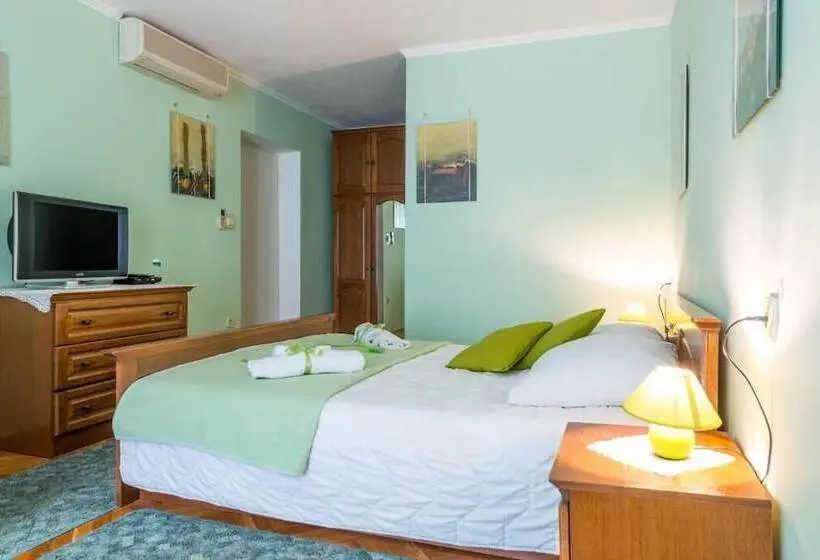اتاق استاندارد با تراس, Apartments And Room Lora