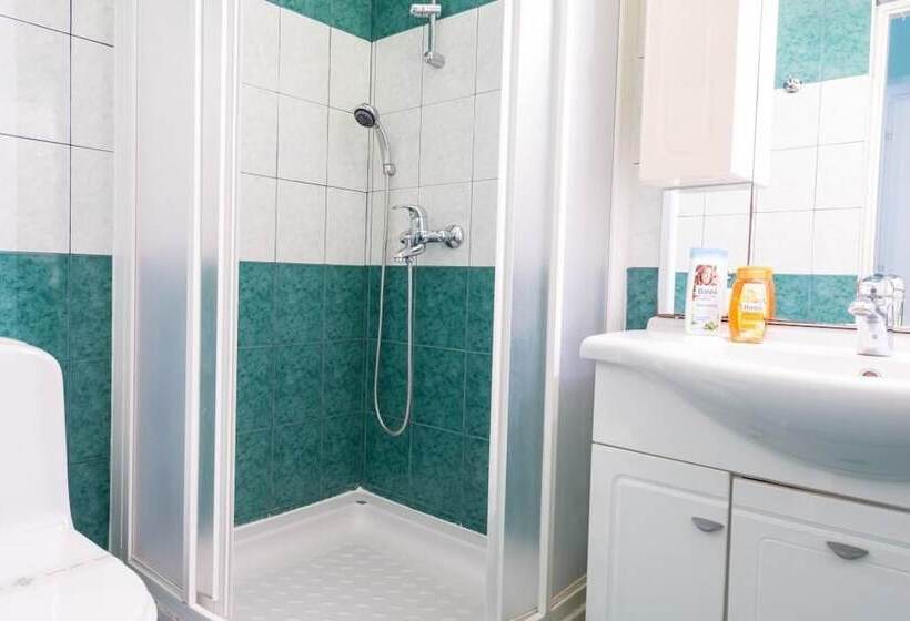 غرفة قياسية مزوَّدة بتراس, Apartments And Room Lora