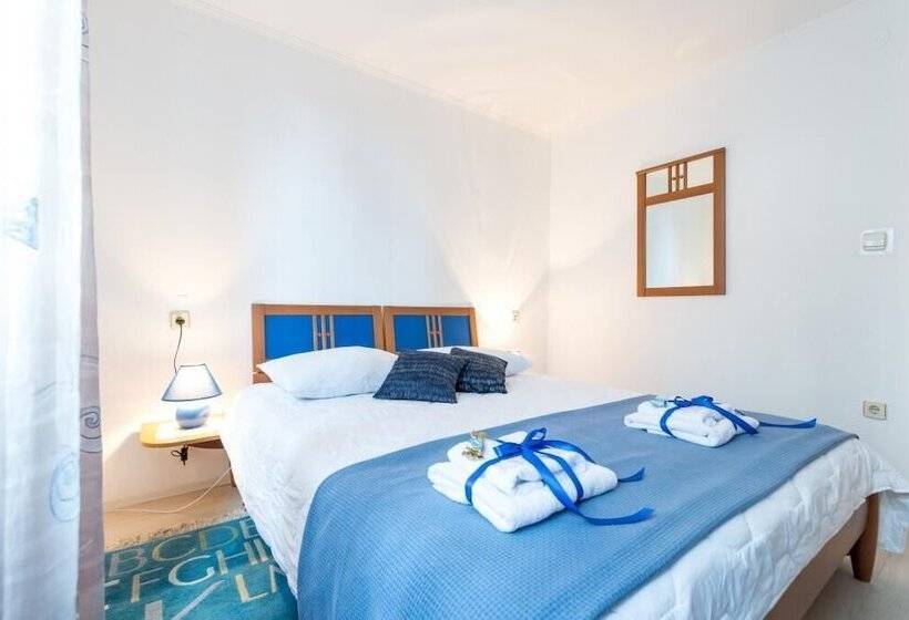 海の見える２ベッドルームアパートメント, Apartments And Room Lora