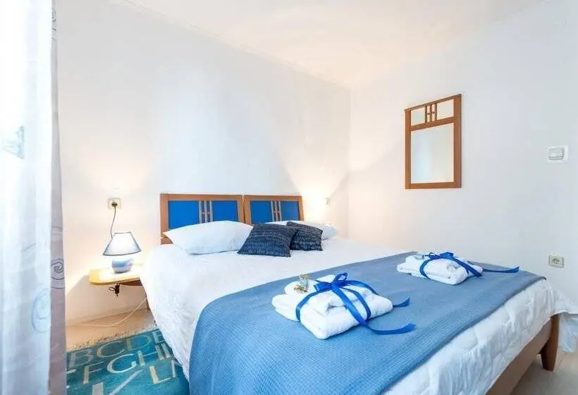 آپارتمان 2 خوابه با چشم‌انداز دریا, Apartments And Room Lora