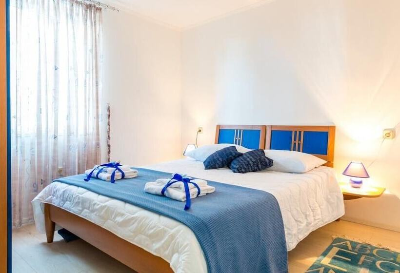 海の見える２ベッドルームアパートメント, Apartments And Room Lora