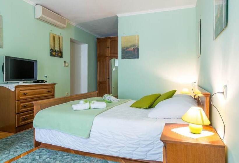 海の見える２ベッドルームアパートメント, Apartments And Room Lora