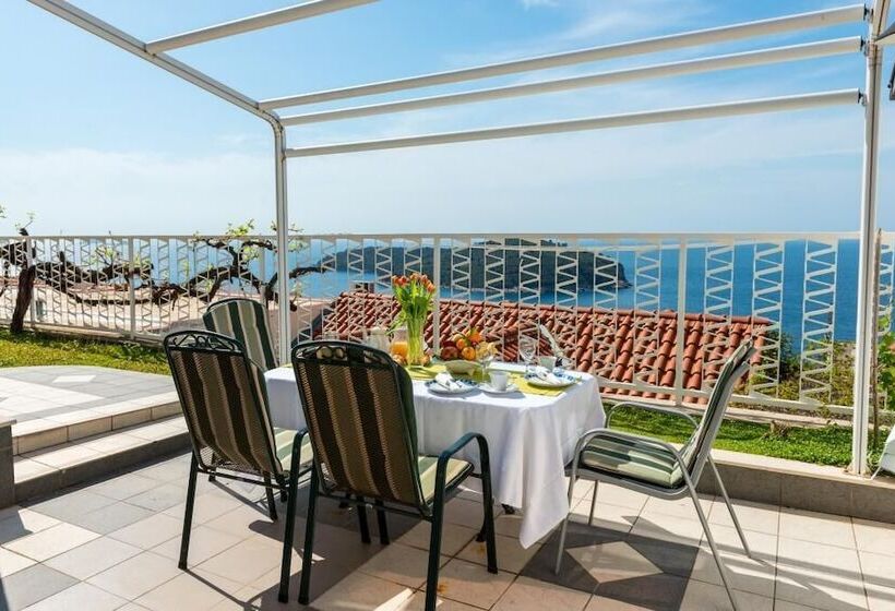 海の見える２ベッドルームアパートメント, Apartments And Room Lora