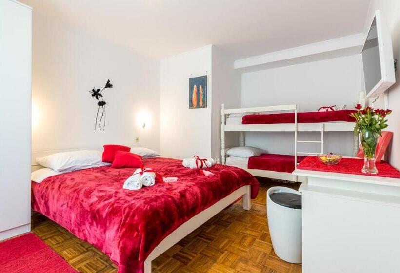 テラス付き１ベッドルームアパートメント, Apartments And Room Lora