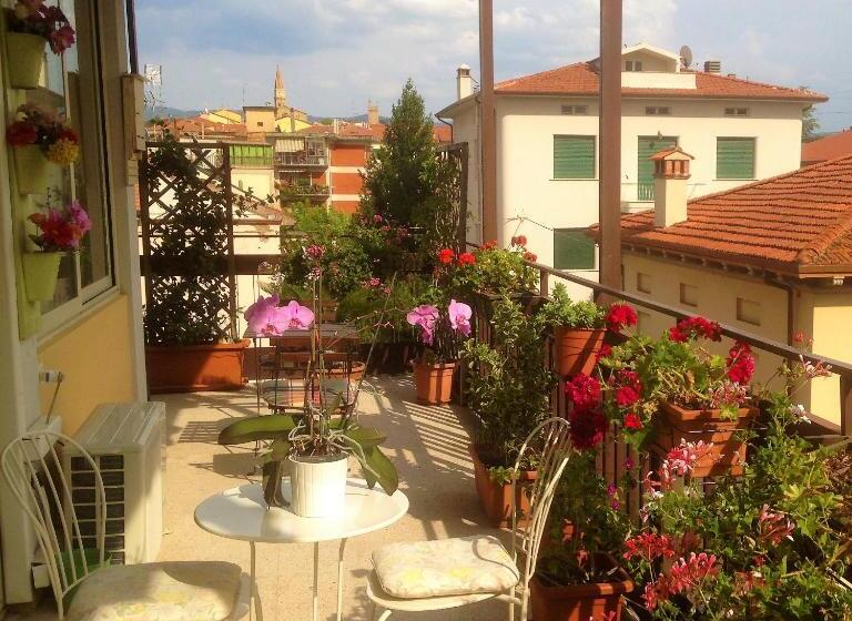 اتاق سه‌نفرۀ استاندارد با سرویس بهداشتی بیرون از اتاق, B&b San Lorentino House