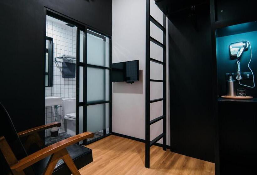 标准单人间, Kooning   Hostel