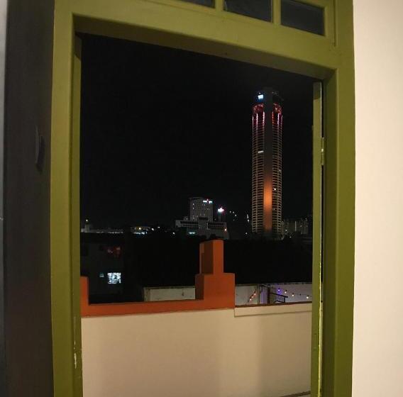 带阳台的豪华间, Kooning   Hostel