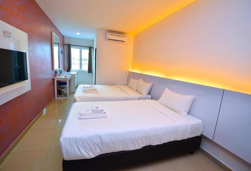 Трехместный Номер Базовый, Yew Boutique