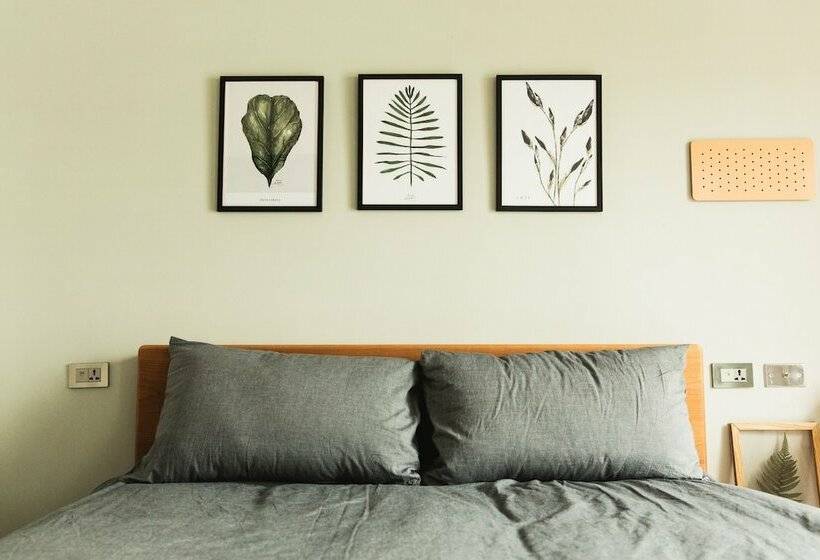 اتاق استاندارد, Boy Apartment