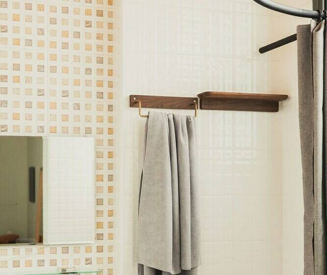 اتاق استاندارد, Boy Apartment