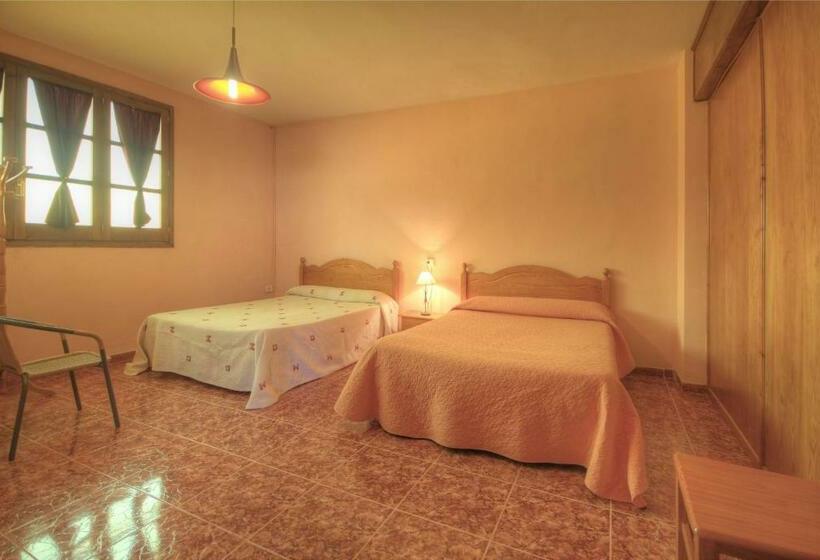 חדר משפחתי, Albergue Barranc De La Serra