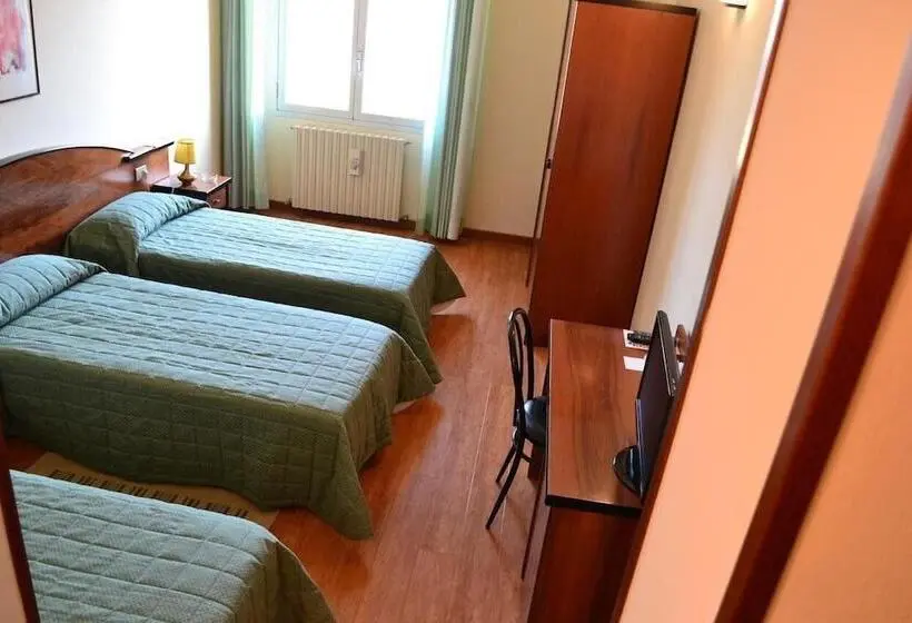 スタンダードトリプルルーム, Albergo Elena