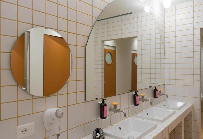 غرفة قياسية حمام مشترك, Combo Torino