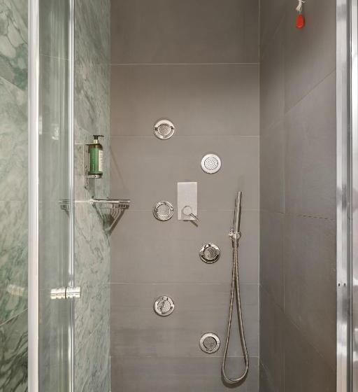 Suite, Carpe Diem Boutique