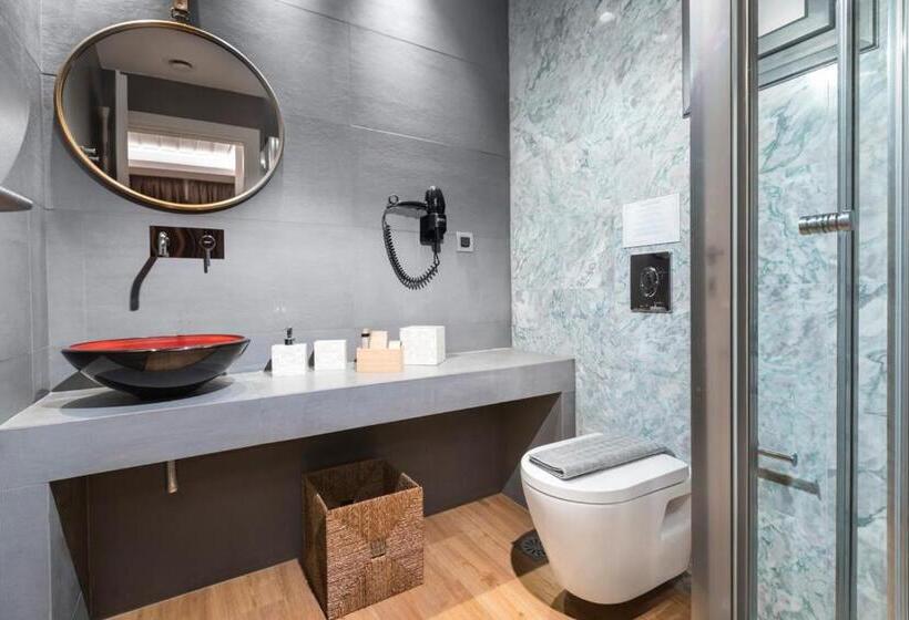 Suite, Carpe Diem Boutique