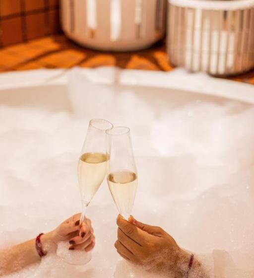 سوئیت با وان آب گرم, Casa Hoyos