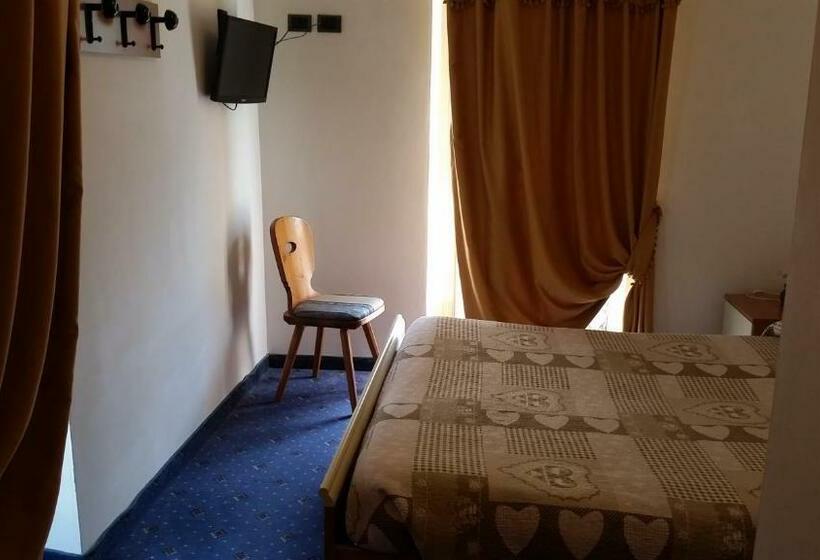 غرفة قياسية, El Mondin