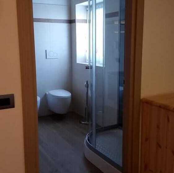 غرفة قياسية, El Mondin