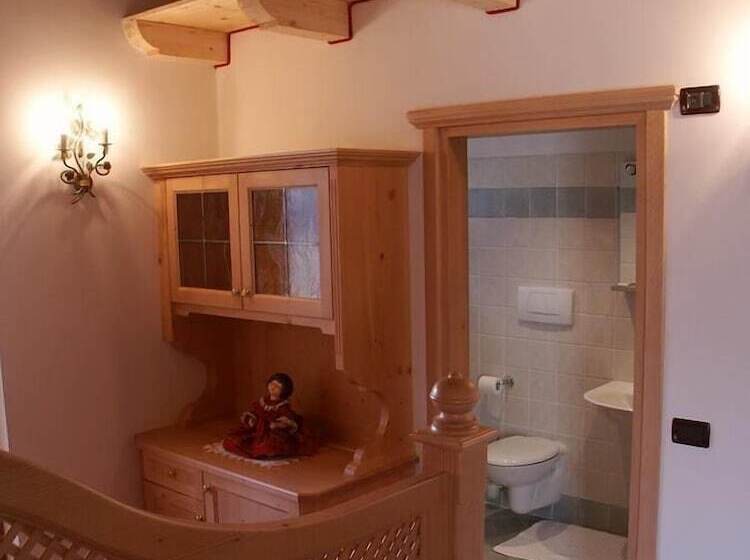 غرفة قياسية, El Mondin