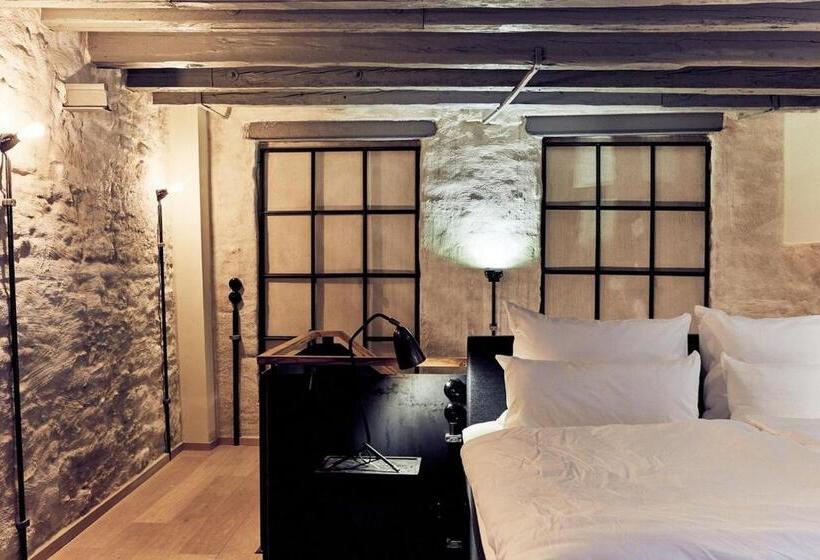 استودیوی لوکس, Fisher S Loft