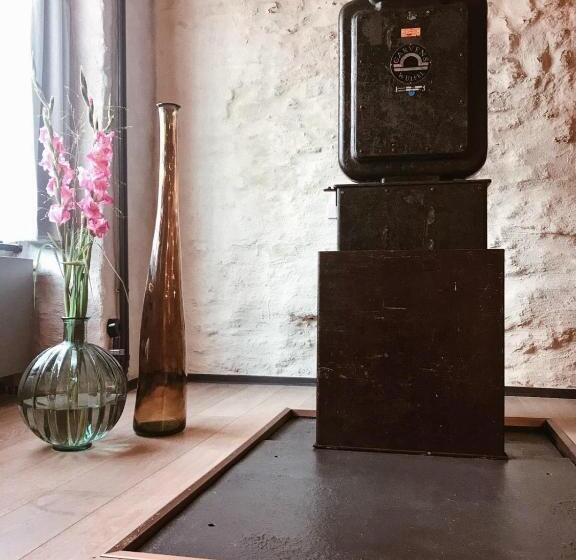 استودیوی لوکس, Fisher S Loft