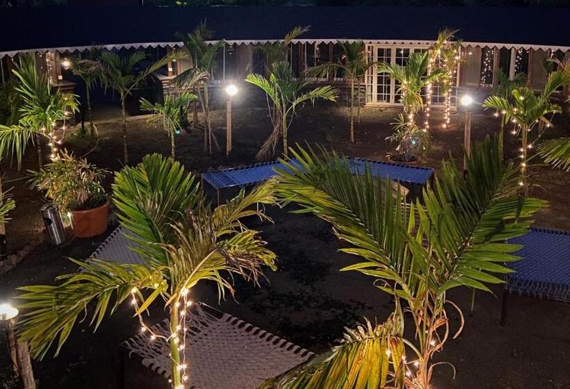 Бунгало Стандарт Вид на Сад, Aranyagiri Countryside Resort, Near Pune