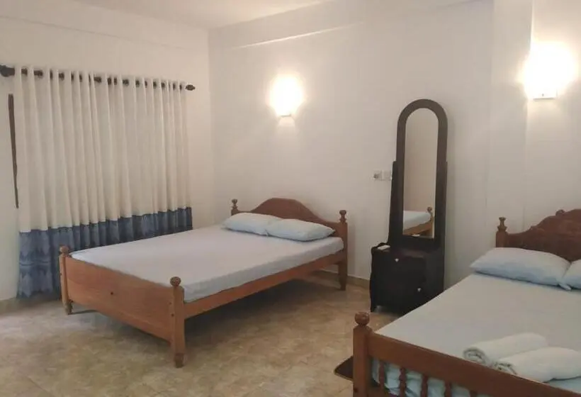 エコノミールーム, Emerald Guest House