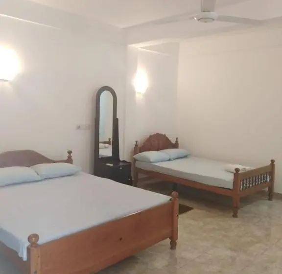 エコノミールーム, Emerald Guest House