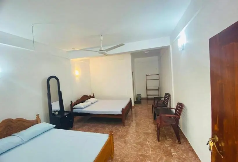 エコノミールーム, Emerald Guest House