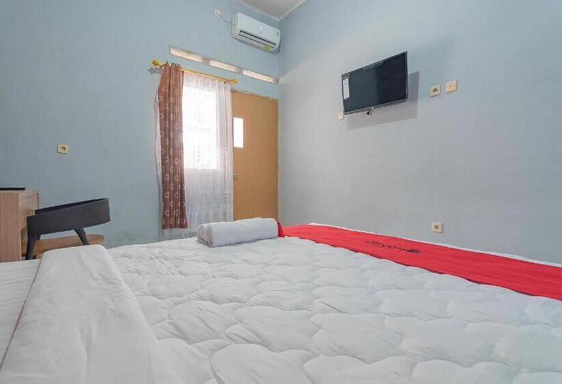 Номер Deluxe, Reddoorz Near Alun Alun Garut